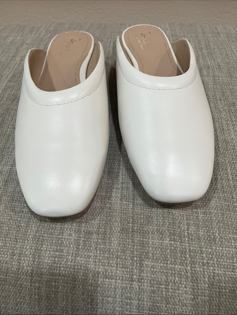 27 EDIT White Square-Toe Slip-On Mules